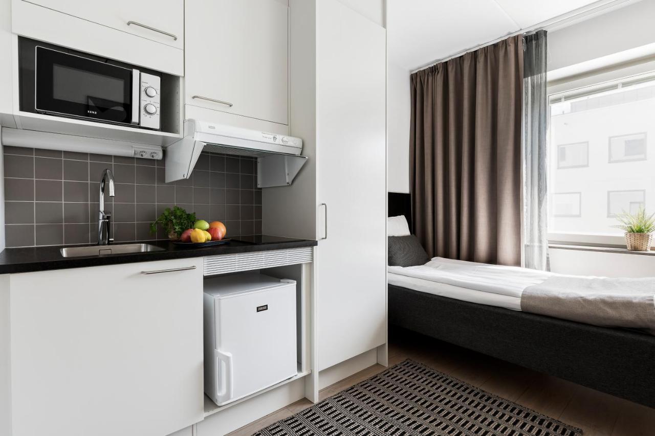 Forenom Hotel Flemingsberg - 10Min From Aelvsjoe Huddinge Chambre photo