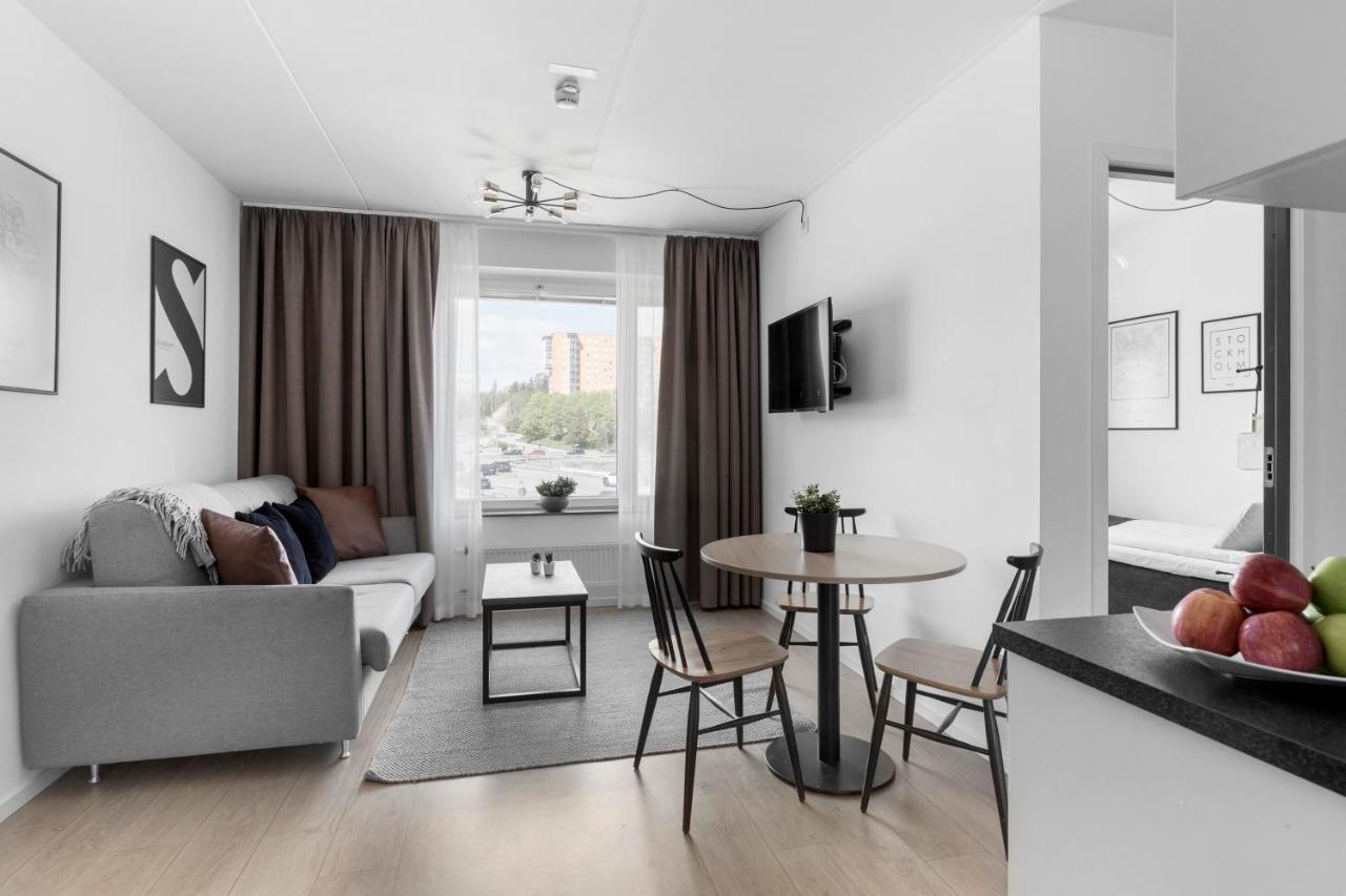 Forenom Hotel Flemingsberg - 10Min From Aelvsjoe Huddinge Extérieur photo