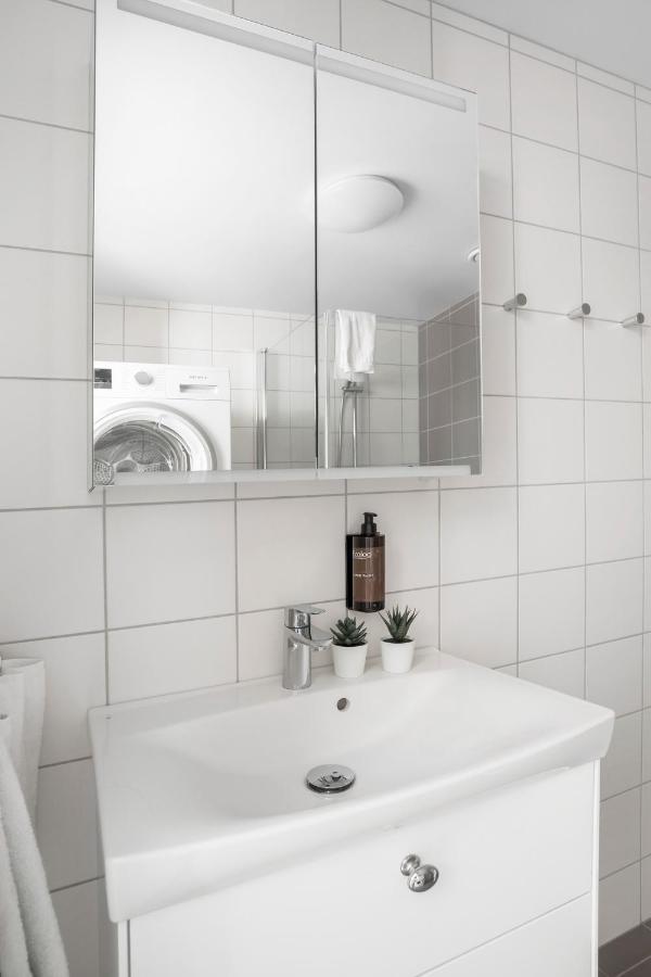 Forenom Hotel Flemingsberg - 10Min From Aelvsjoe Huddinge Extérieur photo