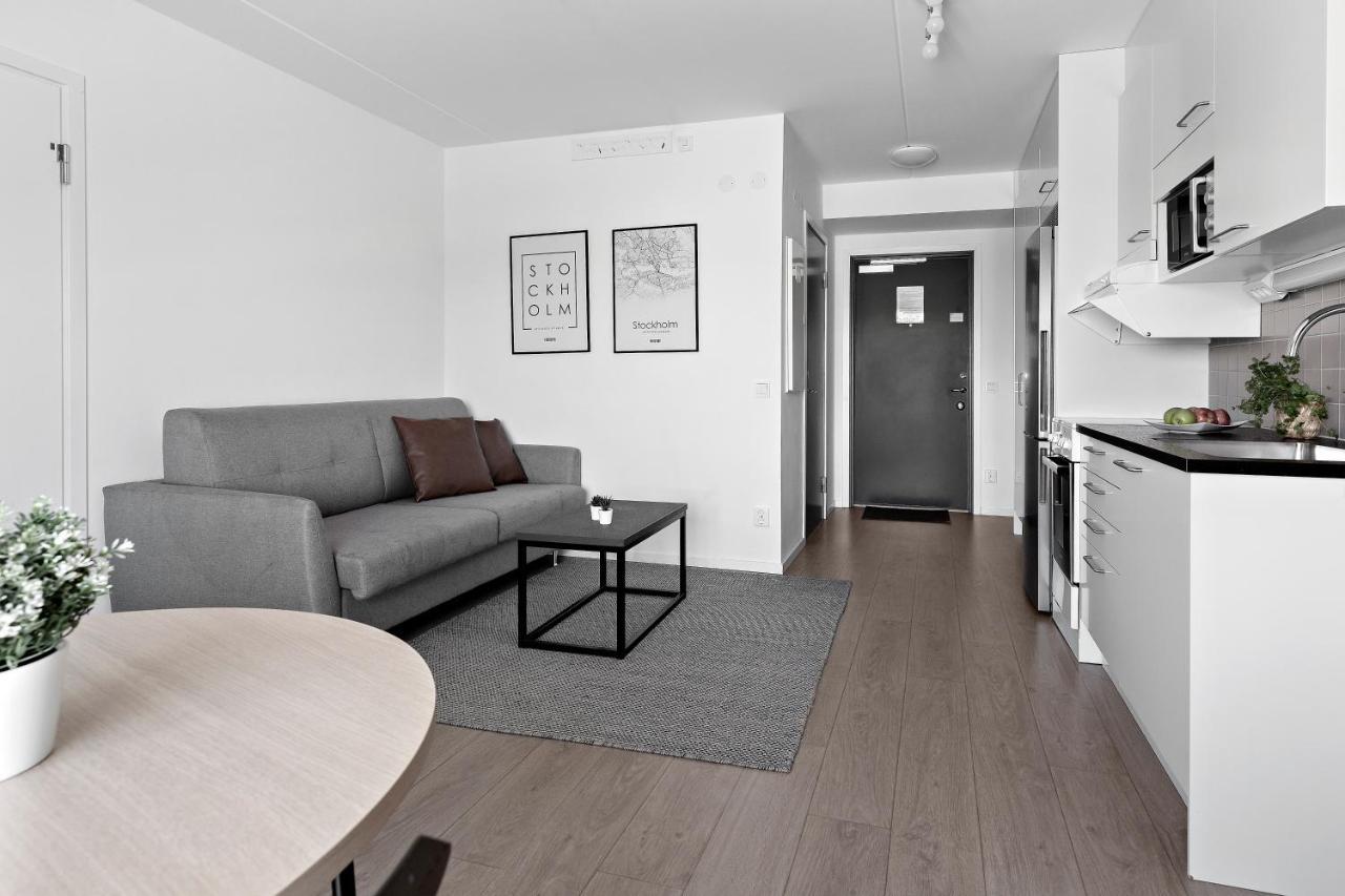 Forenom Hotel Flemingsberg - 10Min From Aelvsjoe Huddinge Extérieur photo