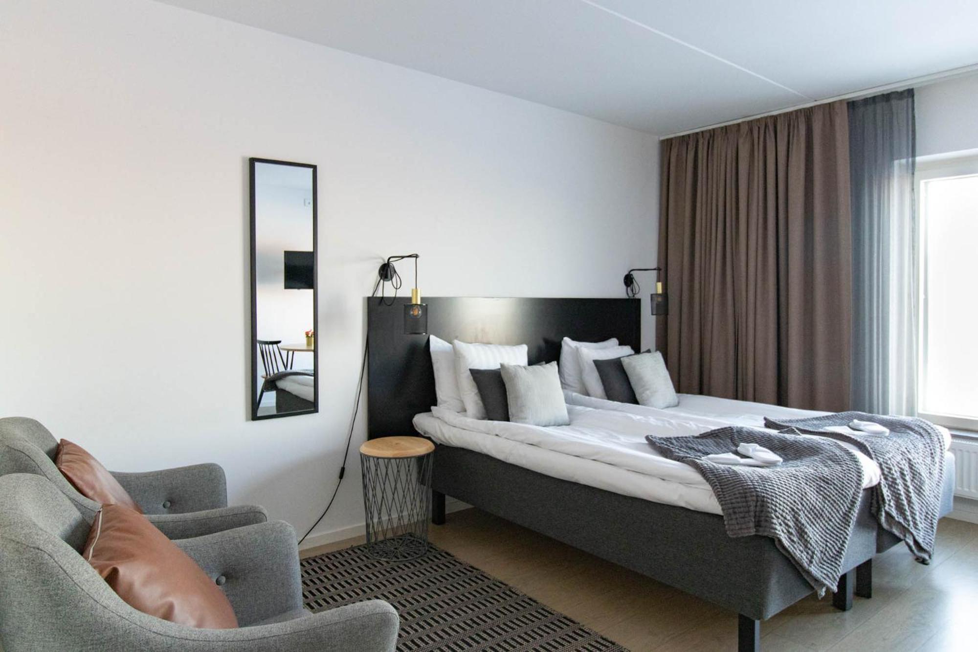 Forenom Hotel Flemingsberg - 10Min From Aelvsjoe Huddinge Extérieur photo