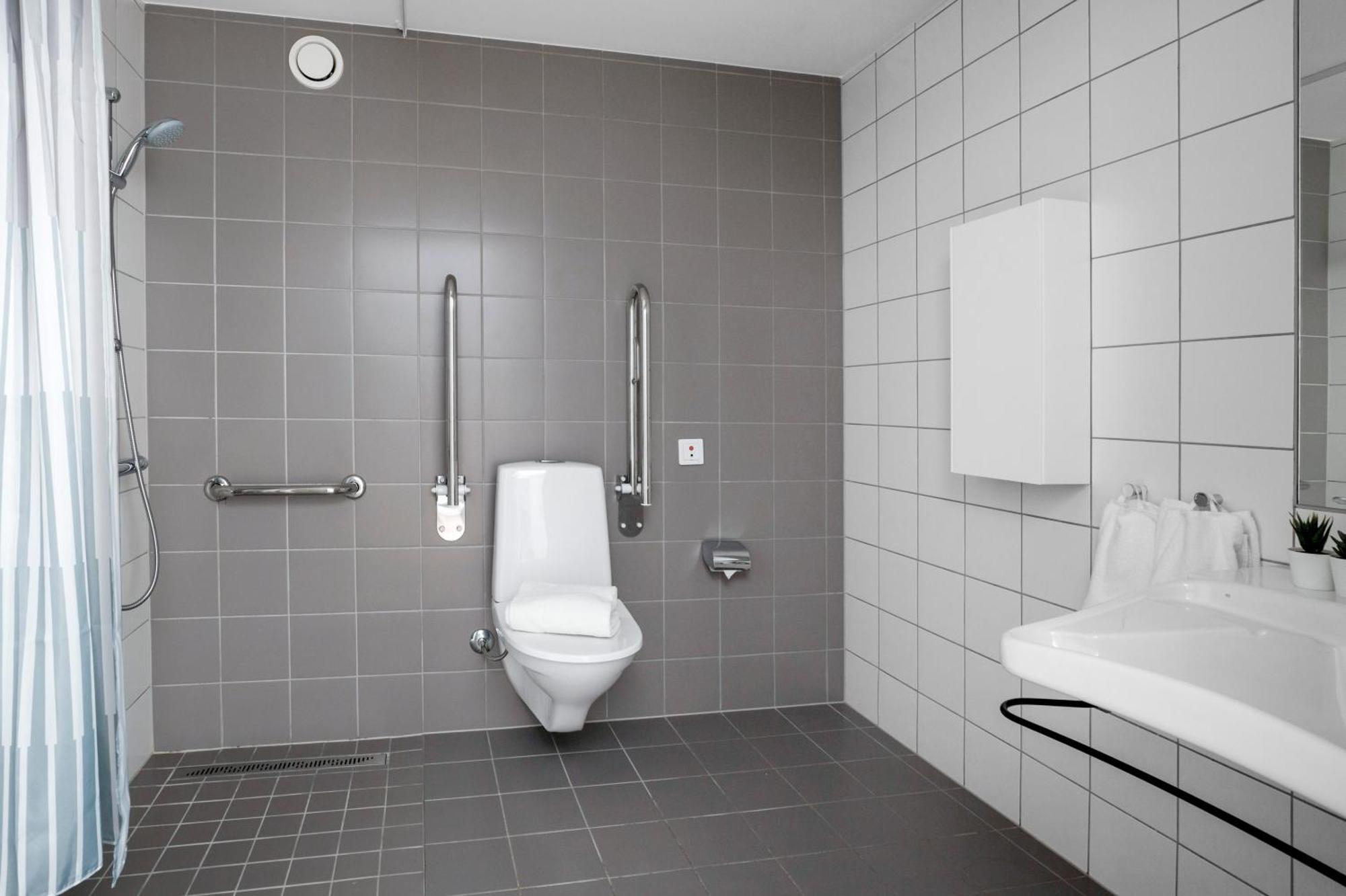 Forenom Hotel Flemingsberg - 10Min From Aelvsjoe Huddinge Chambre photo
