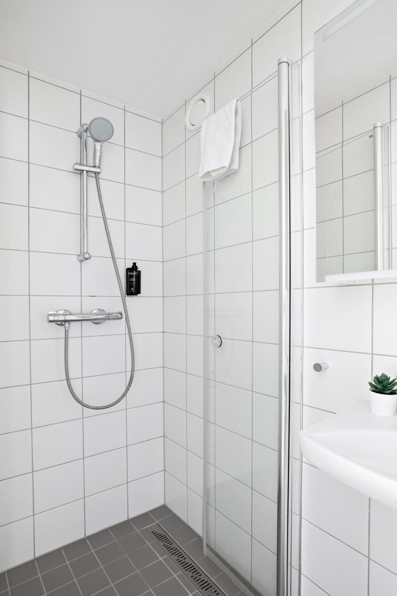 Forenom Hotel Flemingsberg - 10Min From Aelvsjoe Huddinge Chambre photo