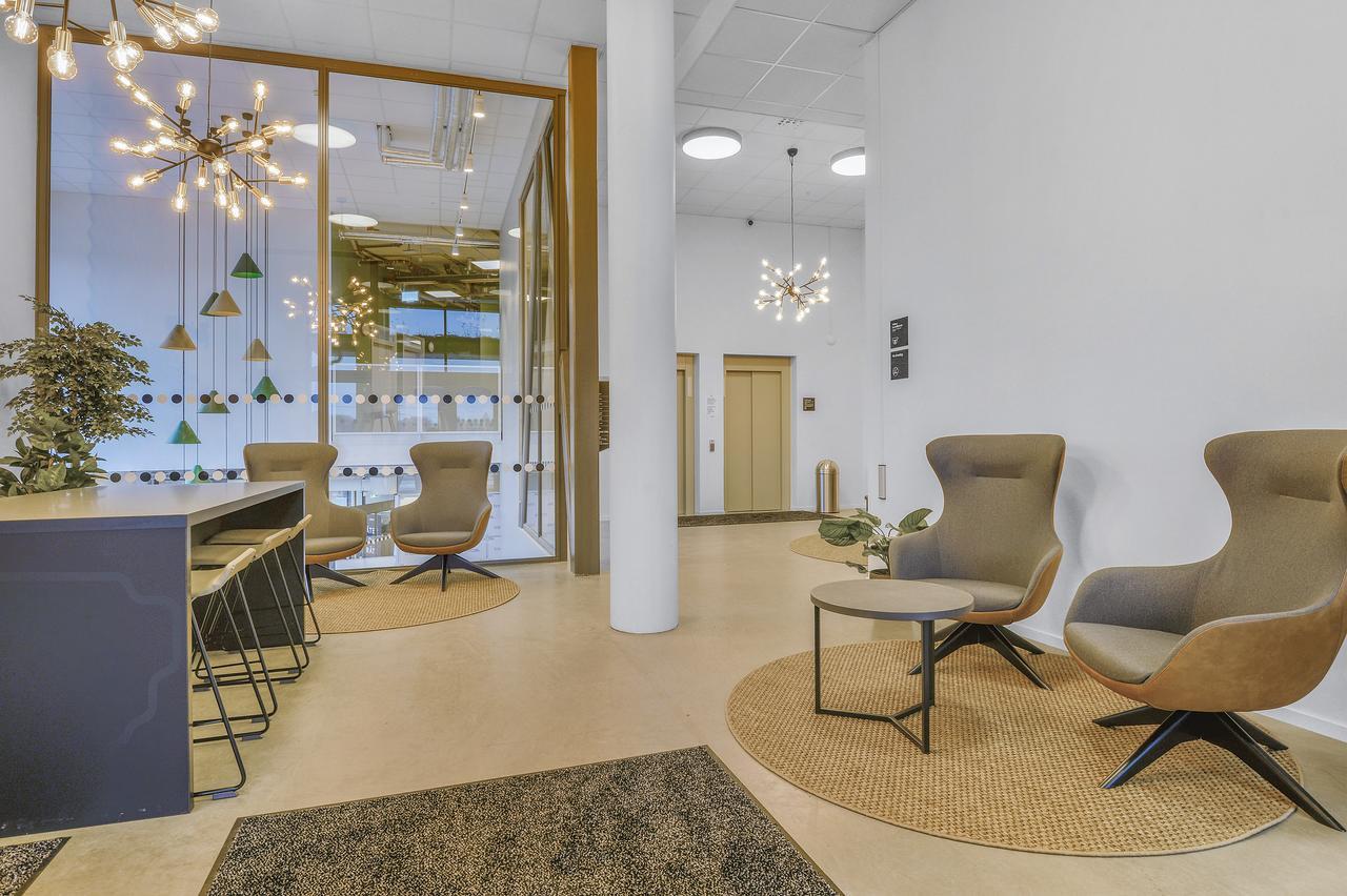 Forenom Hotel Flemingsberg - 10Min From Aelvsjoe Huddinge Extérieur photo